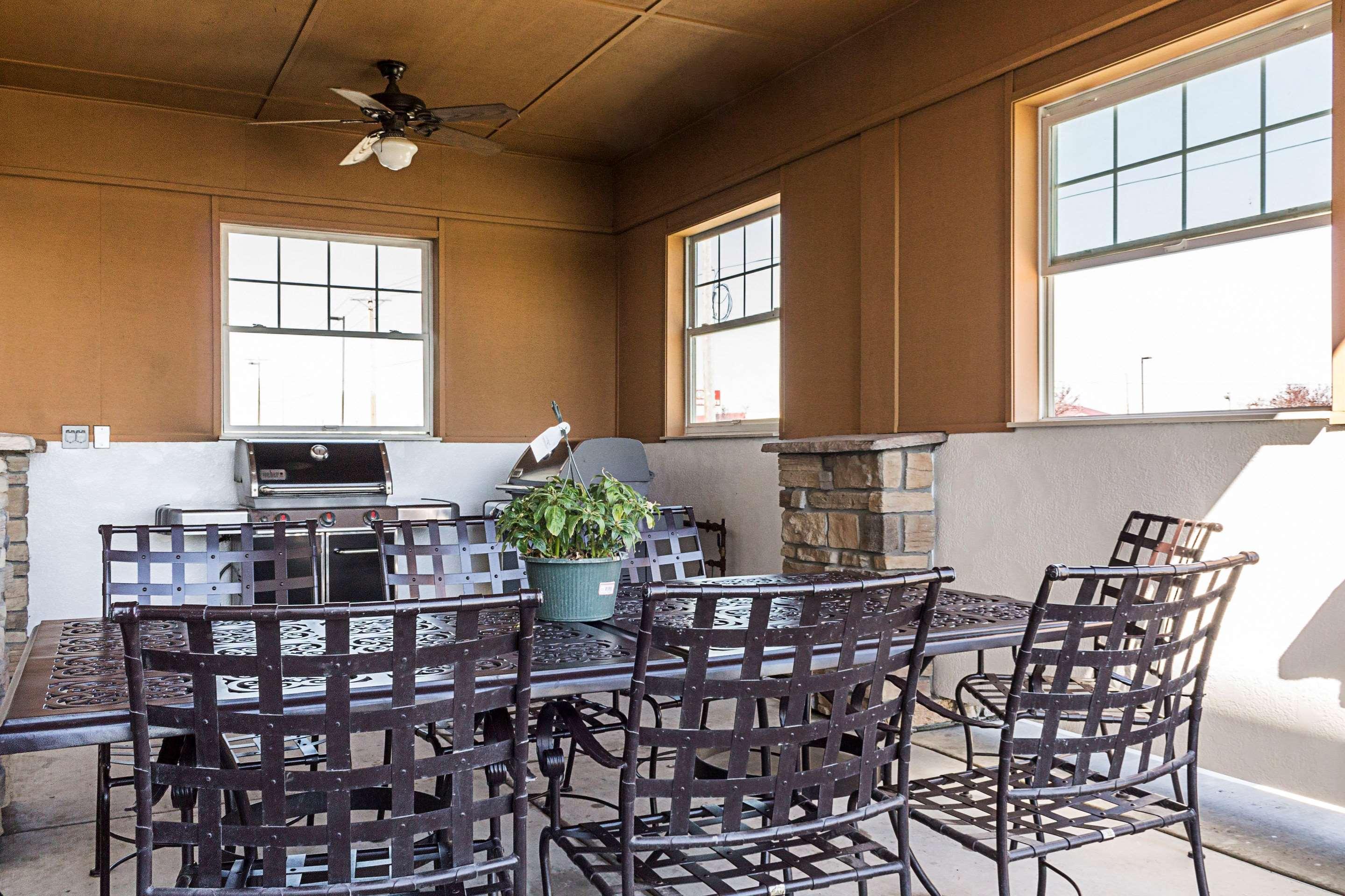 Mainstay Suites Williston Buitenkant foto