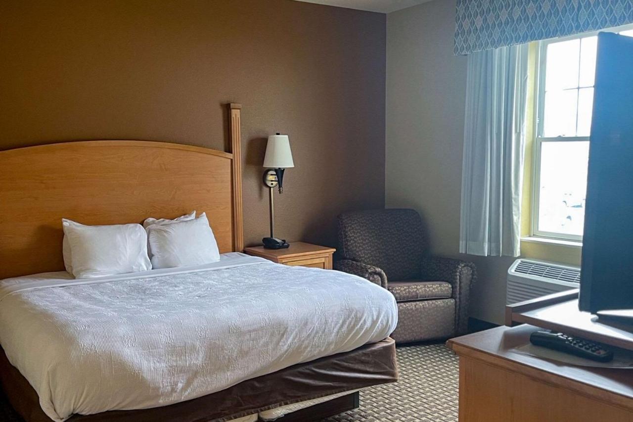 Mainstay Suites Williston Buitenkant foto