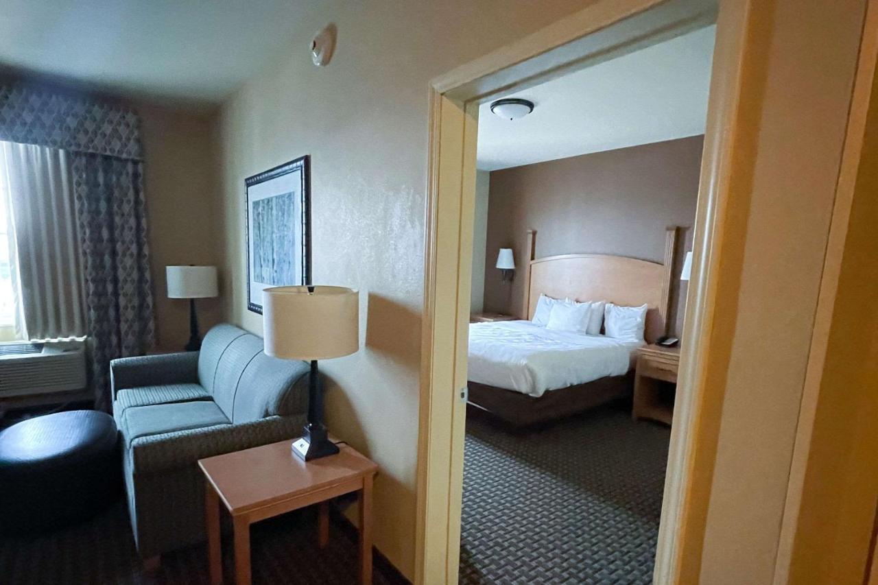 Mainstay Suites Williston Buitenkant foto
